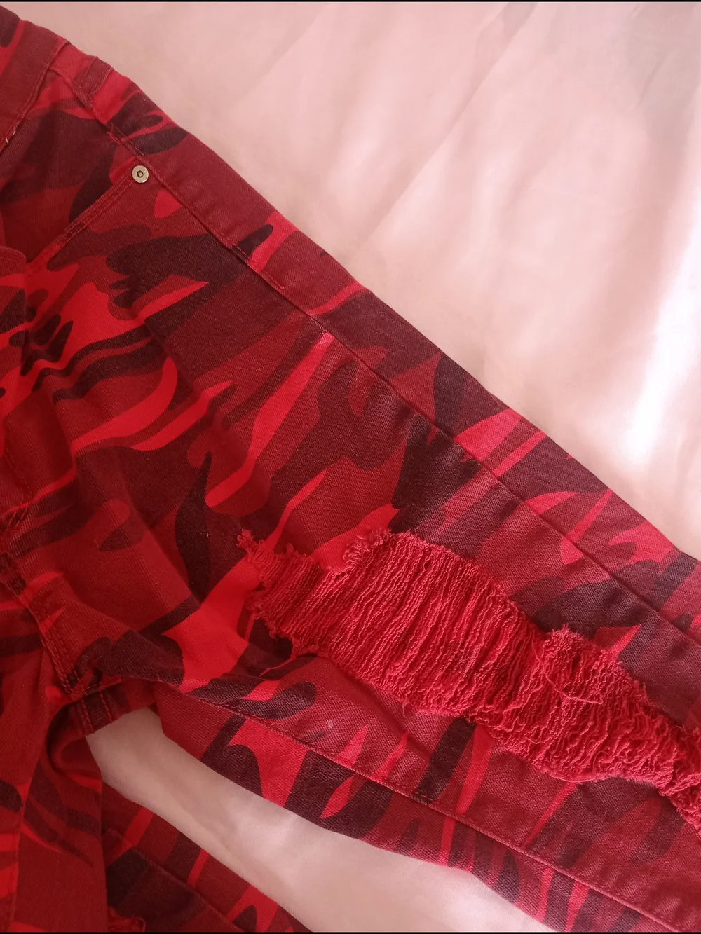 Blue Topic Red Camo Jeans Sz. 7/8 Distressed Women's